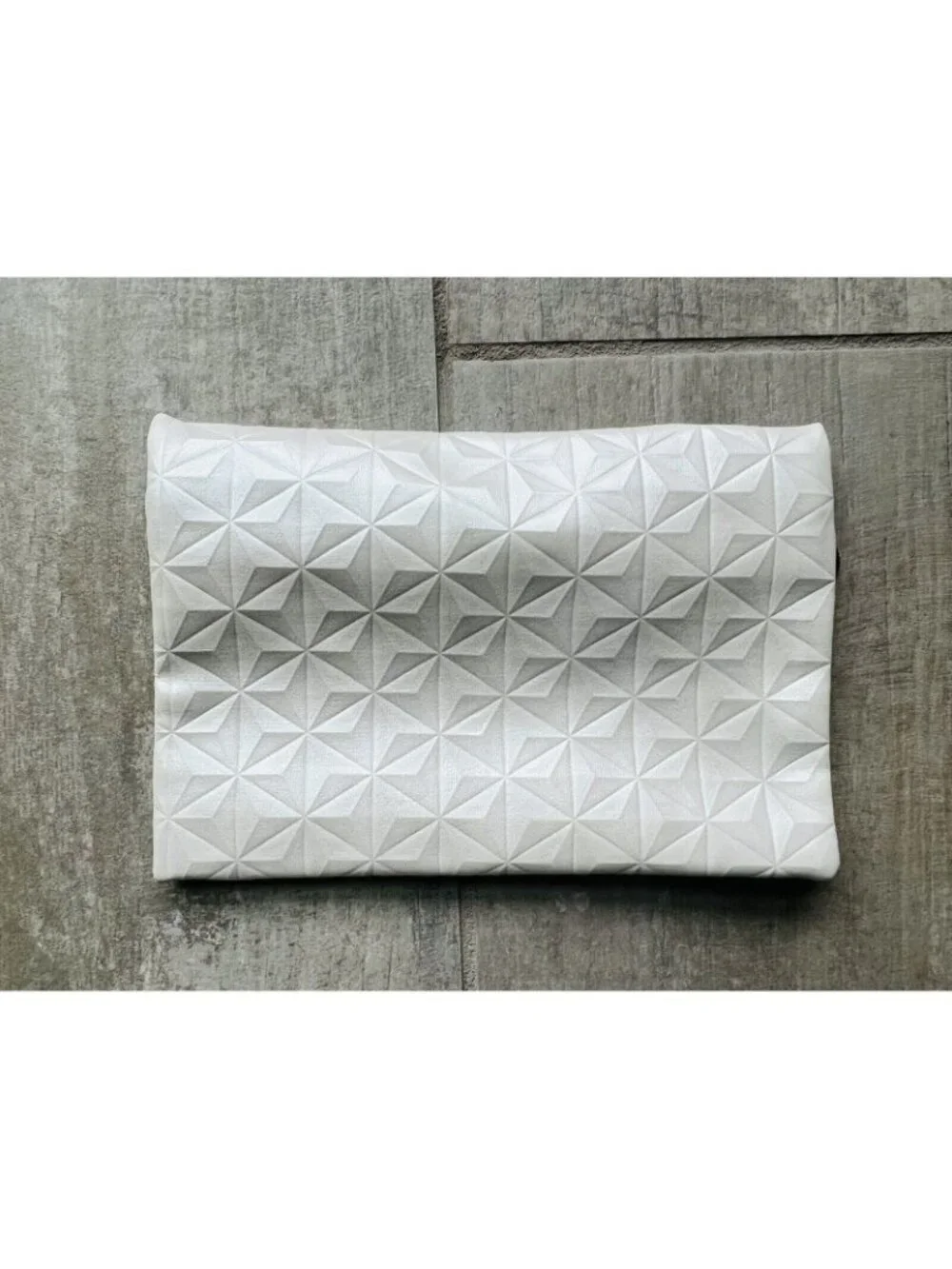 Ipsy Makeup Bag March 2023 Silver Pearl Shimmer Travel Pouch Wallet Clutch Case